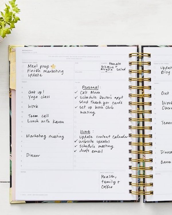 Blogmas Day 18: How The Day Designer Planner Helps me Function